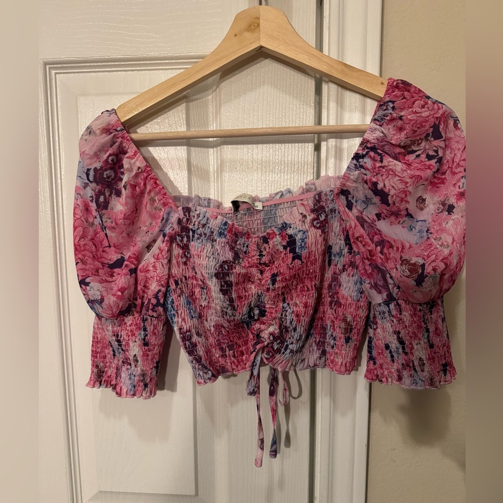Chic Pink Floral Smocked Cropped Blouse